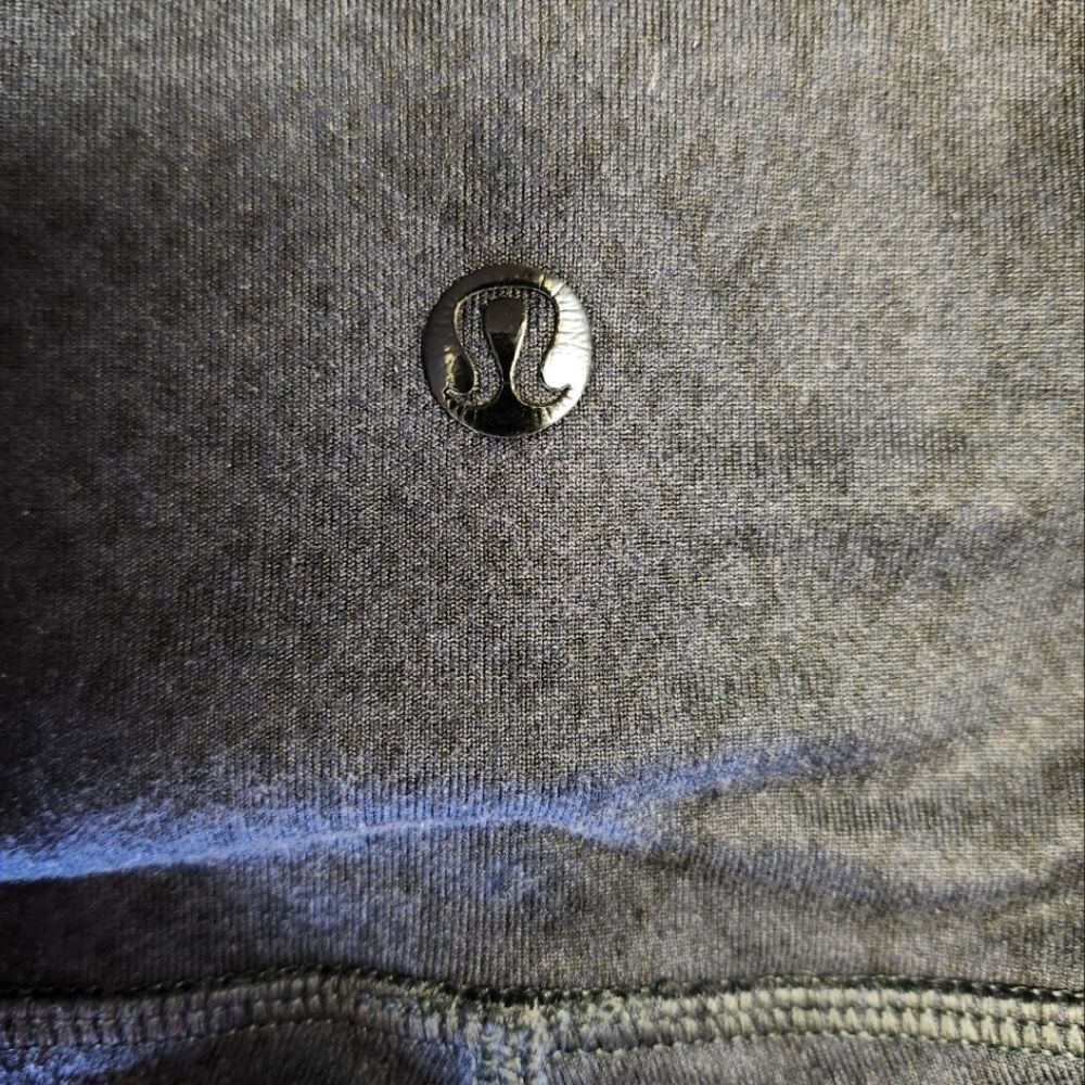 Lululemon Align black snakeskin print cropped leggings size 4 - Picture 4 of 5
